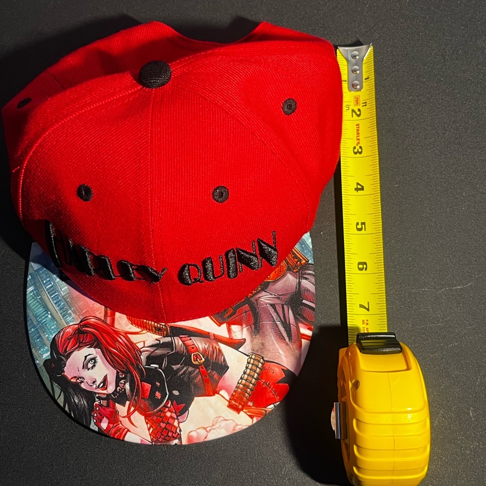 Six Flags Exclusive Harley Quinn Red Snapback Cap ( Has Writing On The Inside) - Picture 2 of 10